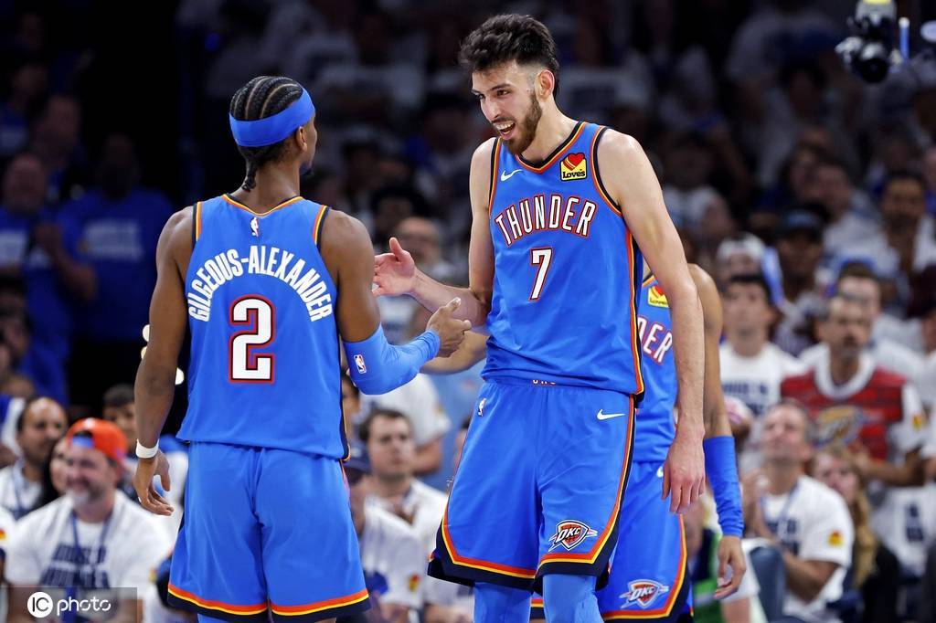 总决赛G1先发：步行者不变 雷霆拿下哈腾改打小阵容